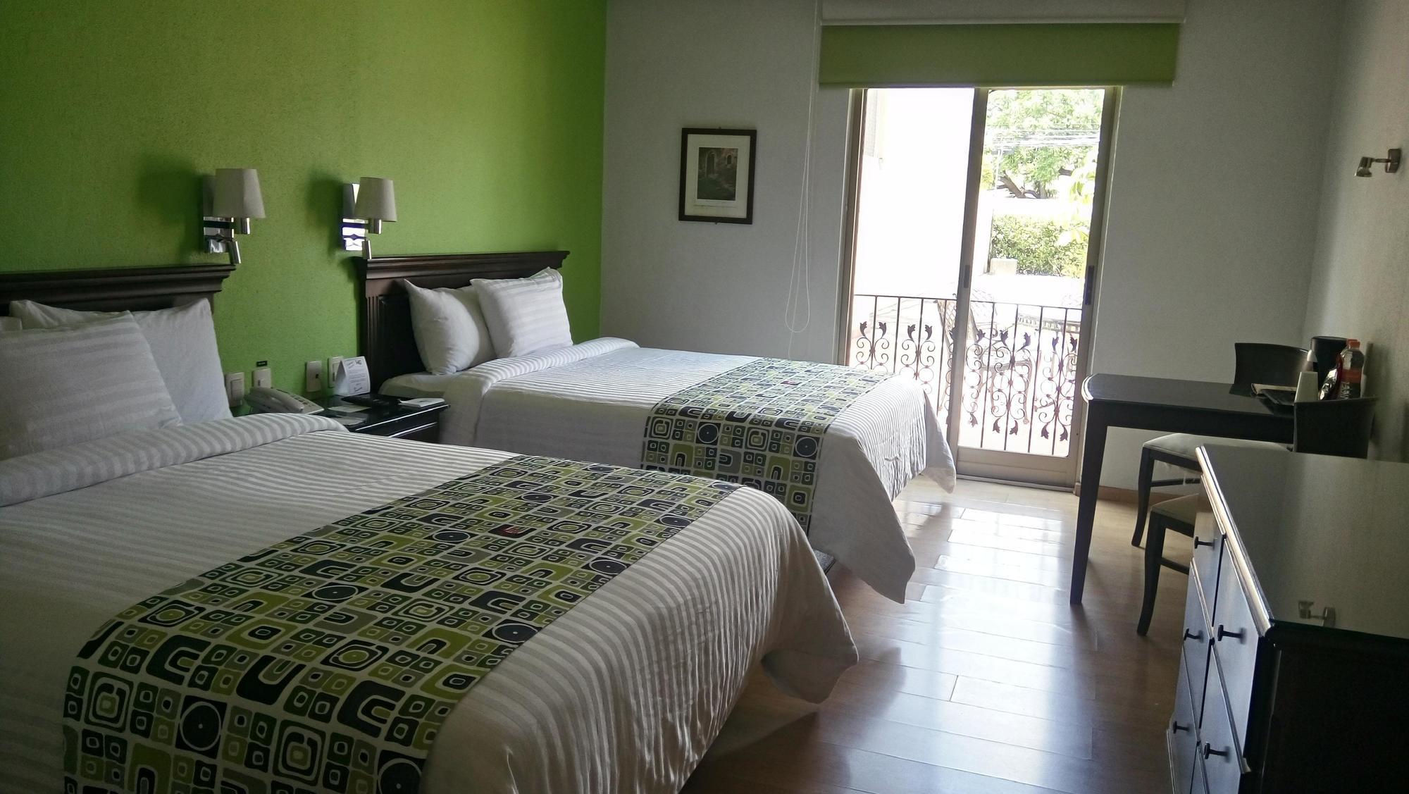 Hg Hotel Запопан Екстериор снимка