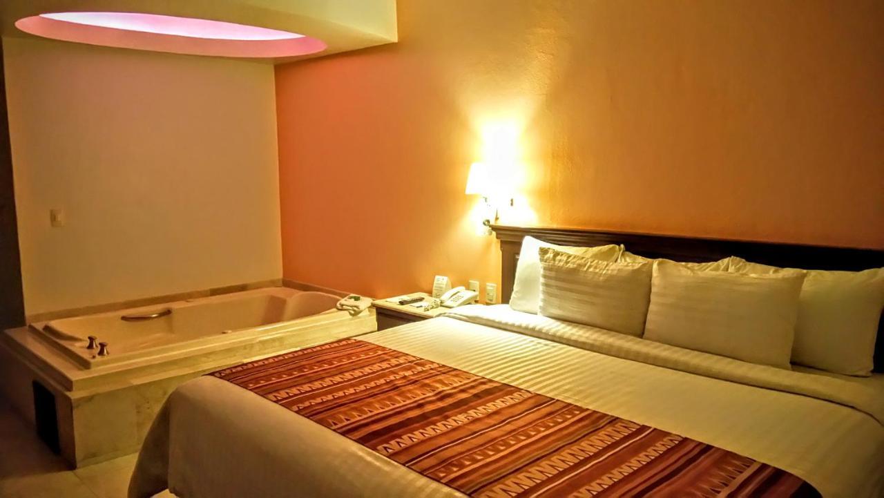 Hg Hotel Запопан Екстериор снимка
