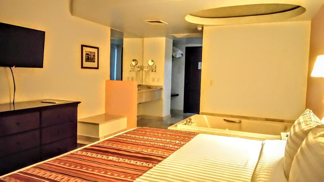 Hg Hotel Запопан Екстериор снимка